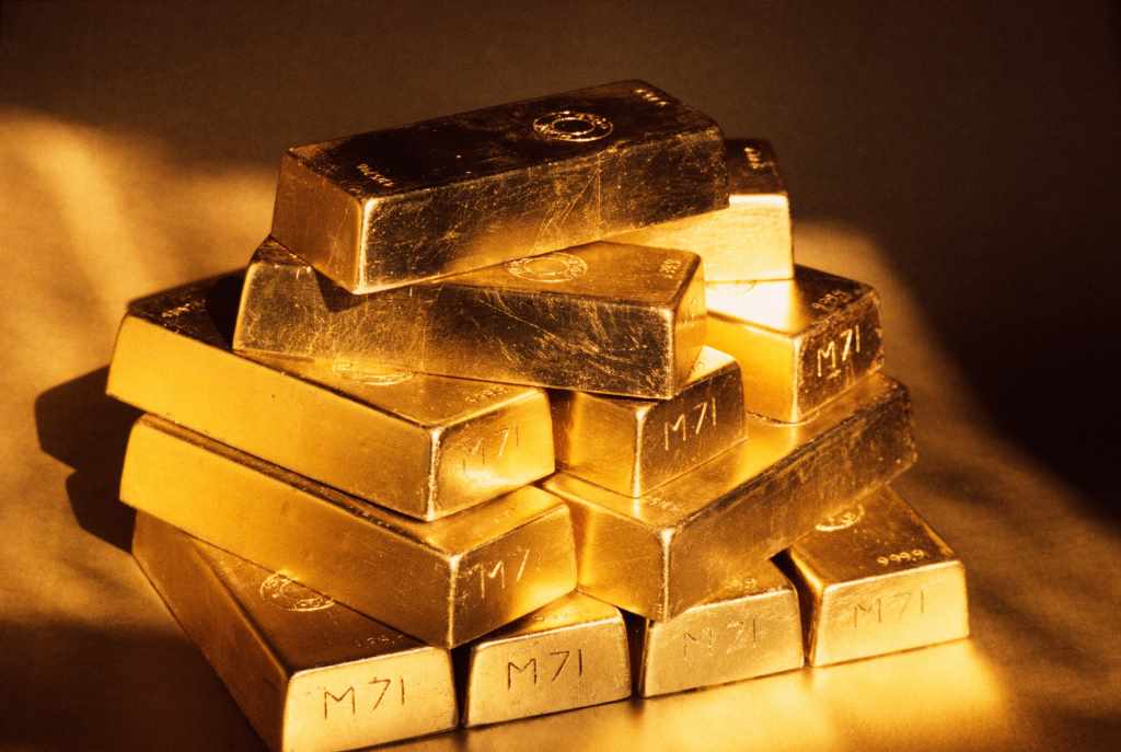 How do I start a small gold mining company